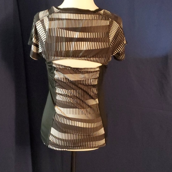 Adidas top - Picture 1 of 6